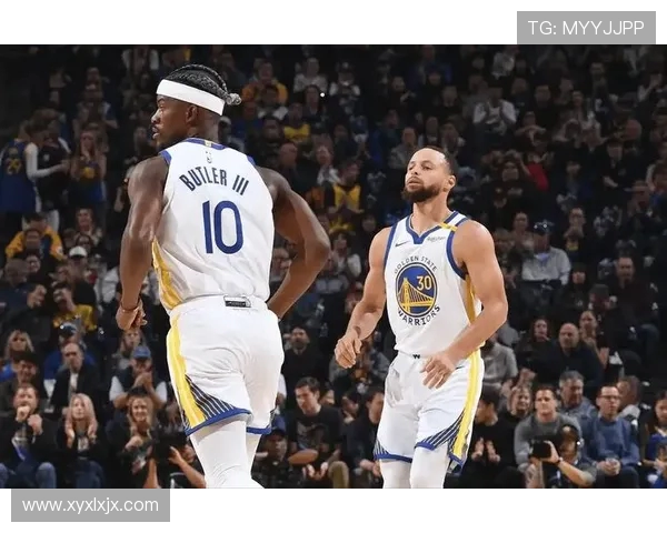 库里巴特勒霍福德齐聚战斗力全开迎战开拓者比赛 库里巴特勒霍福德齐聚战斗力全开迎战开拓者比赛